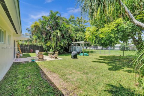 House in Cutler Bay, Florida 3 bedrooms, 122.91 sq.m. № 1348029 - photo 30