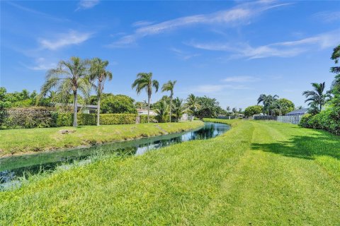 House in Cutler Bay, Florida 3 bedrooms, 122.91 sq.m. № 1348029 - photo 3