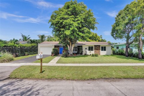 Villa ou maison à vendre à Cutler Bay, Floride: 3 chambres, 122.91 m2 № 1348029 - photo 1