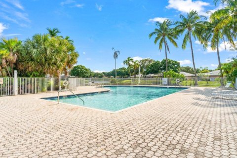 Villa ou maison à vendre à Palm Beach Gardens, Floride: 2 chambres, 107.02 m2 № 1178460 - photo 2