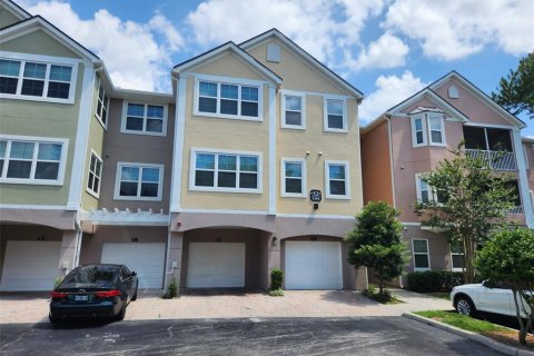 Condominio en venta en Orlando, Florida, 3 dormitorios, 128.86 m2 № 1217771 - foto 1