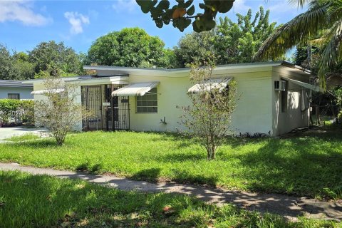 Villa ou maison à vendre à North Miami, Floride: 3 chambres, 116.78 m2 № 1386081 - photo 7