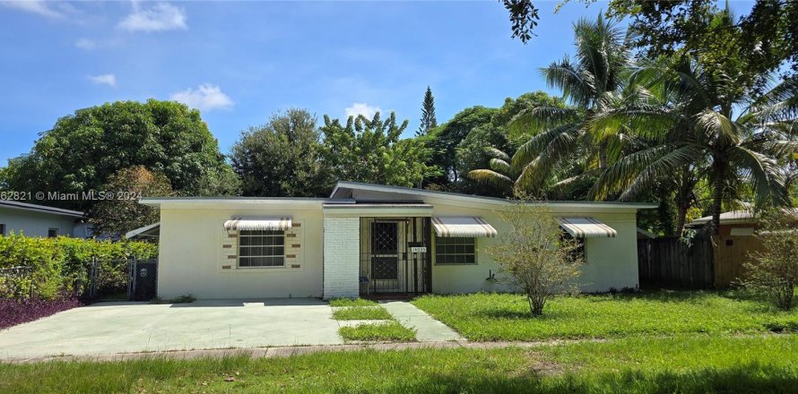 Villa ou maison à North Miami, Floride 3 chambres, 116.78 m2 № 1386081