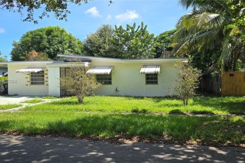 Villa ou maison à vendre à North Miami, Floride: 3 chambres, 116.78 m2 № 1386081 - photo 2