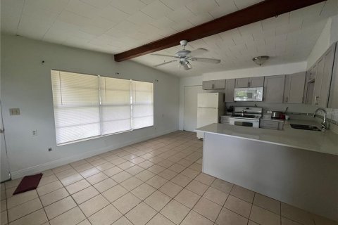 House in Saint Cloud, Florida 2 bedrooms, 82.96 sq.m. № 1398653 - photo 3