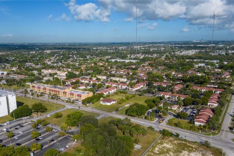 Immobilier commercial à vendre à Pembroke Park, Floride № 938403 - photo 4