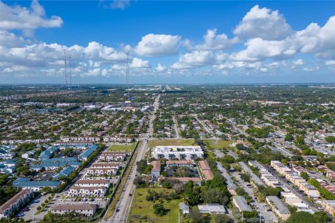 Immobilier commercial à vendre à Pembroke Park, Floride № 938403 - photo 6