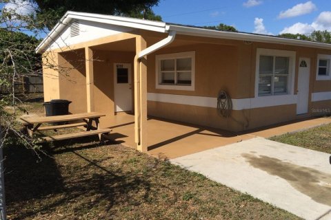 House in Pinellas Park, Florida 3 bedrooms, 71.35 sq.m. № 1351507 - photo 2