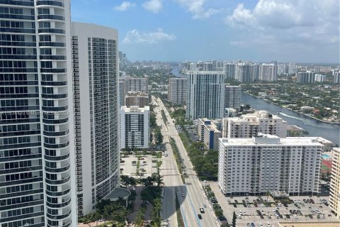 Condo in Hollywood, Florida, 2 bedrooms  № 1294892 - photo 26