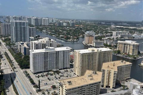 Copropriété à vendre à Hollywood, Floride: 2 chambres, 100.98 m2 № 1294892 - photo 30