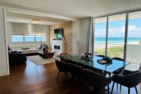 Copropriété à vendre à Miami Beach, Floride: 2 chambres, 177.35 m2 № 1294846 - photo 3