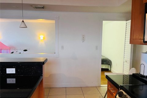 Copropriété à vendre à Miami Beach, Floride: 2 chambres, 177.35 m2 № 1294846 - photo 20