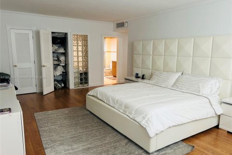 Copropriété à vendre à Miami Beach, Floride: 2 chambres, 177.35 m2 № 1294846 - photo 26