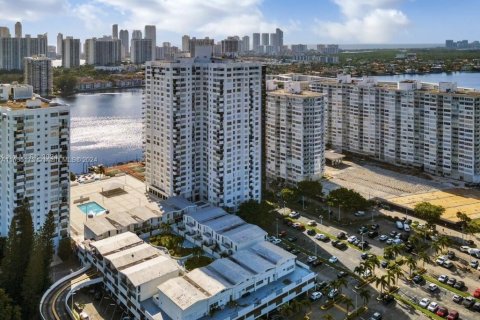 Studio in the Condo in Aventura, Florida  № 1304913 - photo 2