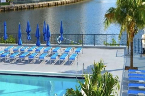 Copropriété à vendre à Aventura, Floride: 52.3 m2 № 1304913 - photo 5