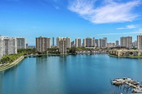 Condominio en venta en Aventura, Florida, 52.3 m2 № 1304913 - foto 1