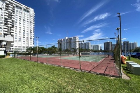 Condominio en venta en Aventura, Florida, 52.3 m2 № 1304913 - foto 7