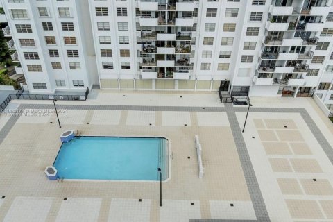 Condominio en venta en Aventura, Florida, 52.3 m2 № 1304913 - foto 6