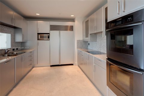 Condo in Aventura, Florida, 2 bedrooms  № 1404301 - photo 9