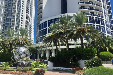 Copropriété à vendre à Sunny Isles Beach, Floride: 51.19 m2 № 948693 - photo 12