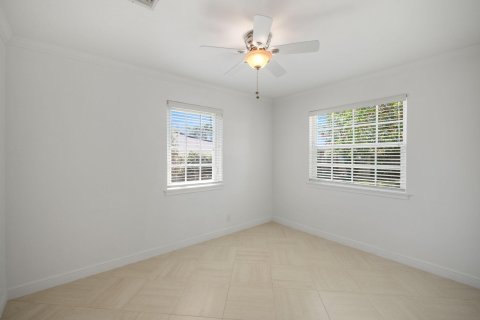 House in West Palm Beach, Florida 2 bedrooms, 116.41 sq.m. № 1168758 - photo 6