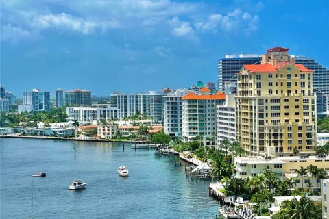 Condo in Fort Lauderdale, Florida, 2 bedrooms  № 1168696 - photo 2