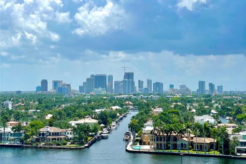 Condo in Fort Lauderdale, Florida, 2 bedrooms  № 1168696 - photo 1