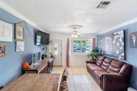 Casa en venta en Miami Gardens, Florida, 3 dormitorios, 120.77 m2 № 1305724 - foto 16