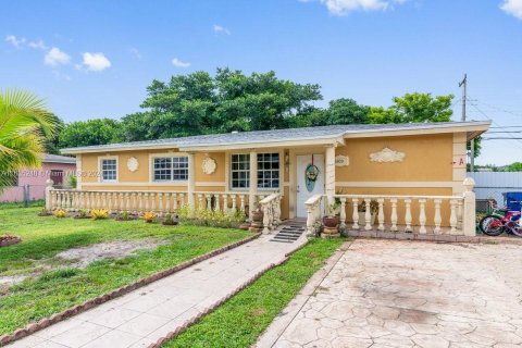 Casa en venta en Miami Gardens, Florida, 3 dormitorios, 120.77 m2 № 1305724 - foto 6