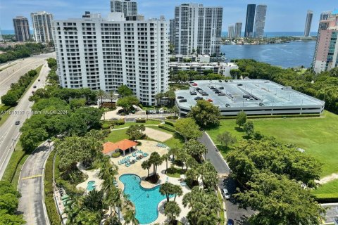 Condominio en alquiler en Aventura, Florida, 3 dormitorios, 118.08 m2 № 1305723 - foto 16