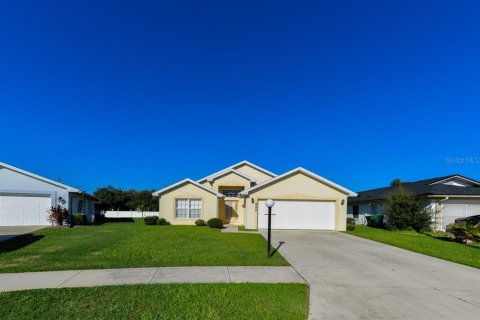 House in Port Charlotte, Florida 3 bedrooms, 132.11 sq.m. № 1381271 - photo 1