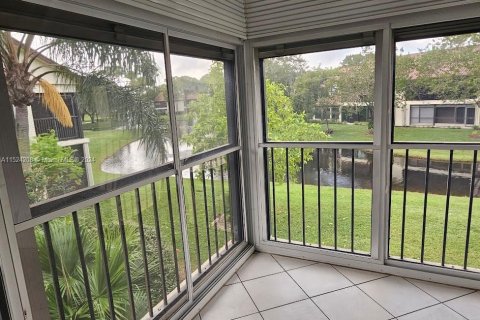 Condominio en venta en Greenacres, Florida, 2 dormitorios, 117.8 m2 № 981355 - foto 1
