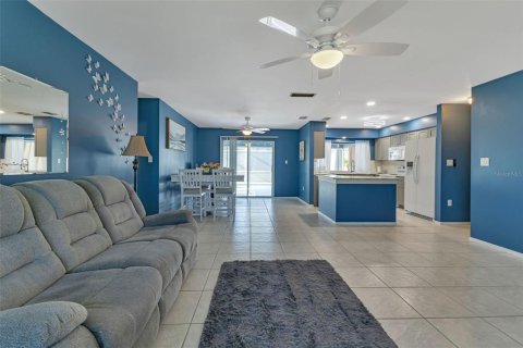 Casa en venta en Port Charlotte, Florida, 3 dormitorios, 130.71 m2 № 1346895 - foto 18