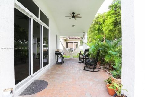 Villa ou maison à vendre à Pembroke Pines, Floride: 3 chambres, 171.87 m2 № 1231210 - photo 5