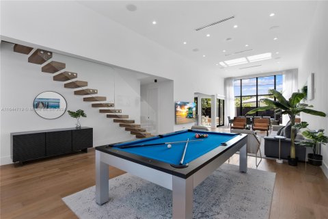 Villa ou maison à vendre à Miami, Floride: 6 chambres, 243.96 m2 № 1327758 - photo 5