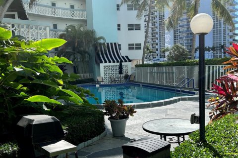 Condo in Fort Lauderdale, Florida, 2 bedrooms  № 1147047 - photo 7