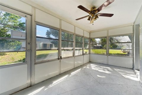 Condo in New Port Richey, Florida, 2 bedrooms  № 1442949 - photo 30