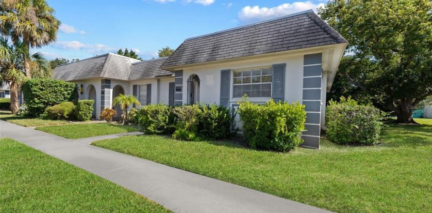 Condo in New Port Richey, Florida, 2 bedrooms  № 1442949