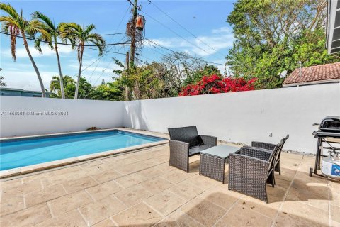 Casa en venta en Miami, Florida, 3 dormitorios, 194.07 m2 № 1355364 - foto 30