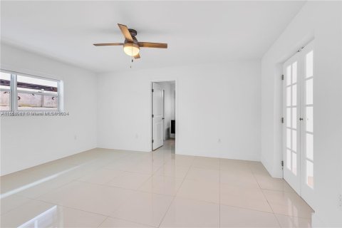 Casa en venta en Miami, Florida, 3 dormitorios, 194.07 m2 № 1355364 - foto 19