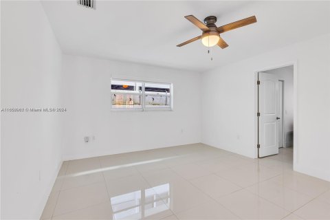 Villa ou maison à vendre à Miami, Floride: 3 chambres, 194.07 m2 № 1355364 - photo 18