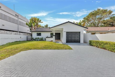 Casa en venta en Miami, Florida, 3 dormitorios, 194.07 m2 № 1355364 - foto 2