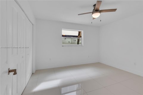 Casa en venta en Miami, Florida, 3 dormitorios, 194.07 m2 № 1355364 - foto 25