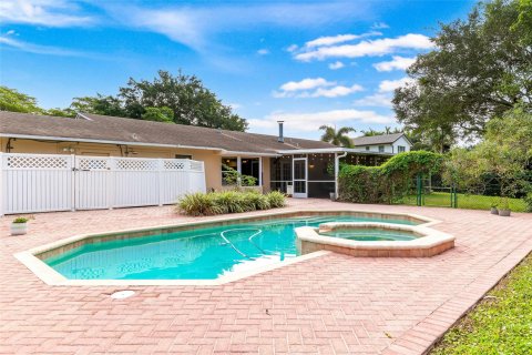 Villa ou maison à vendre à Cooper City, Floride: 3 chambres, 236.16 m2 № 962392 - photo 21