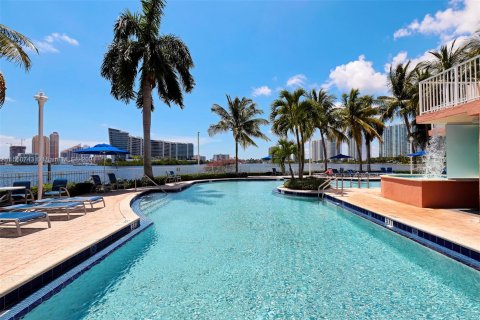 Condominio en venta en Aventura, Florida, 2 dormitorios, 173.73 m2 № 1094959 - foto 11