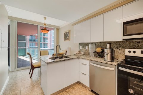 Condo in Aventura, Florida, 2 bedrooms  № 1094959 - photo 28