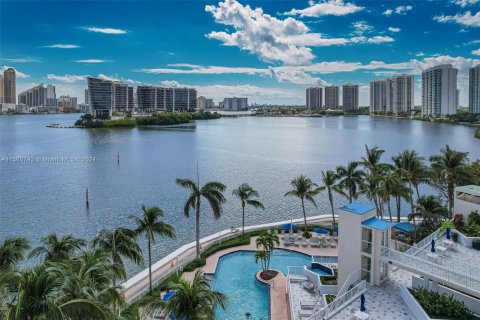 Condo in Aventura, Florida, 2 bedrooms  № 1094959 - photo 20