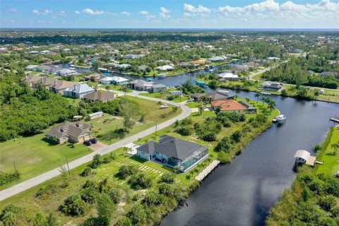 House in Port Charlotte, Florida 3 bedrooms, 184.23 sq.m. № 1357921 - photo 19