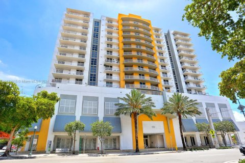 Condominio en venta en Miami, Florida, 1 dormitorio, 65.96 m2 № 1394938 - foto 1