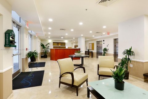 Condo in Miami, Florida, 1 bedroom  № 1394938 - photo 15